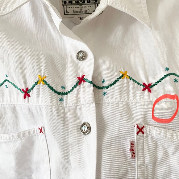 Vintage Levi’s Western Embroidered Button Down Shirt - Picture 3 of 10